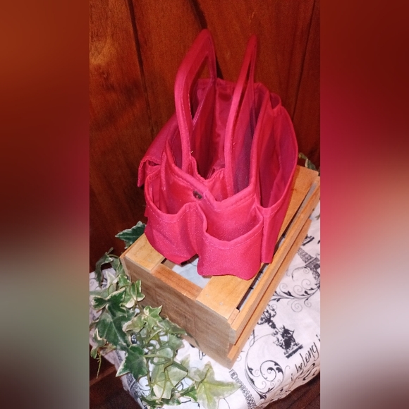 🆓 With $25 Dollar Purchase! Carryer - Picture 2 of 7